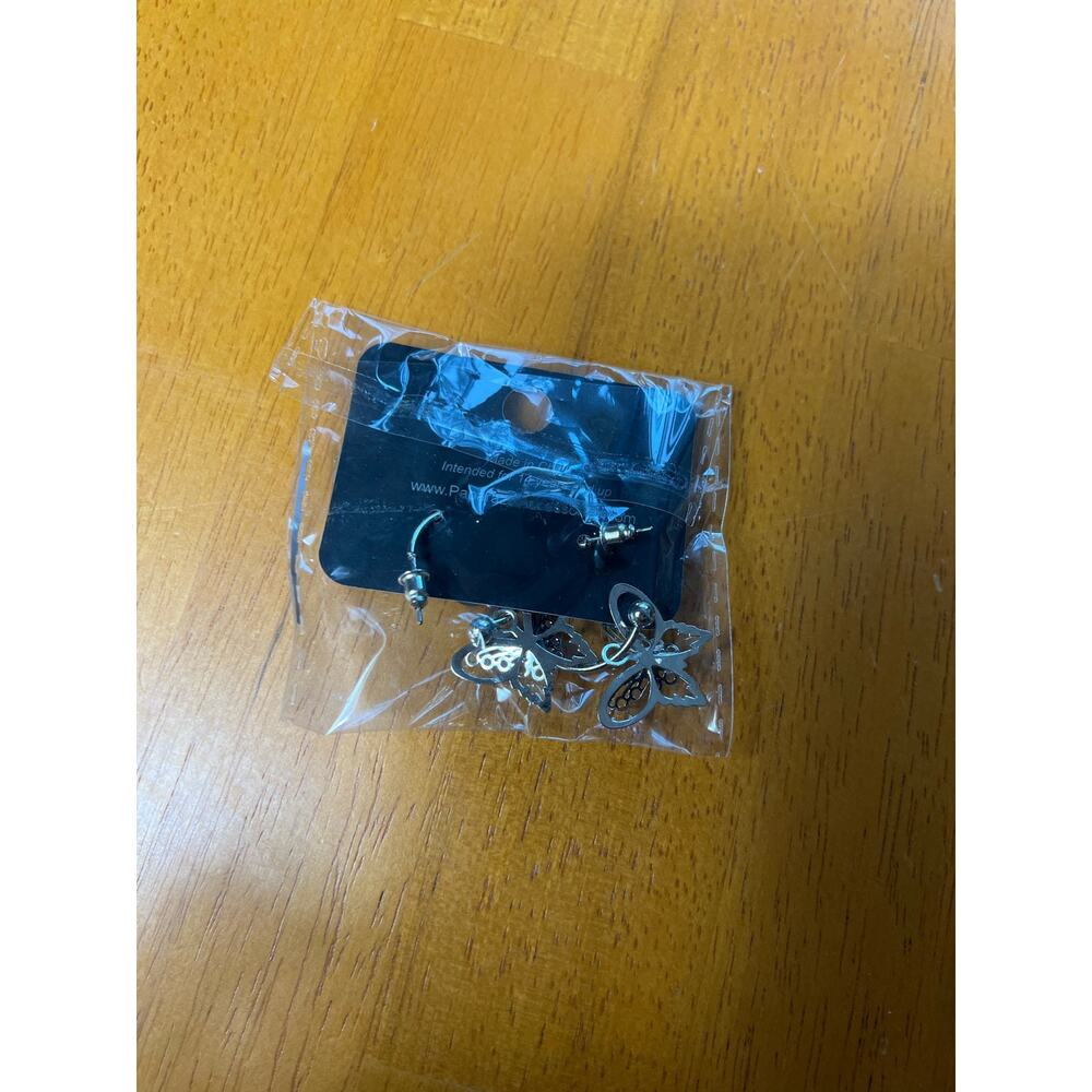 NWT Paparazzi Butterfly earrings